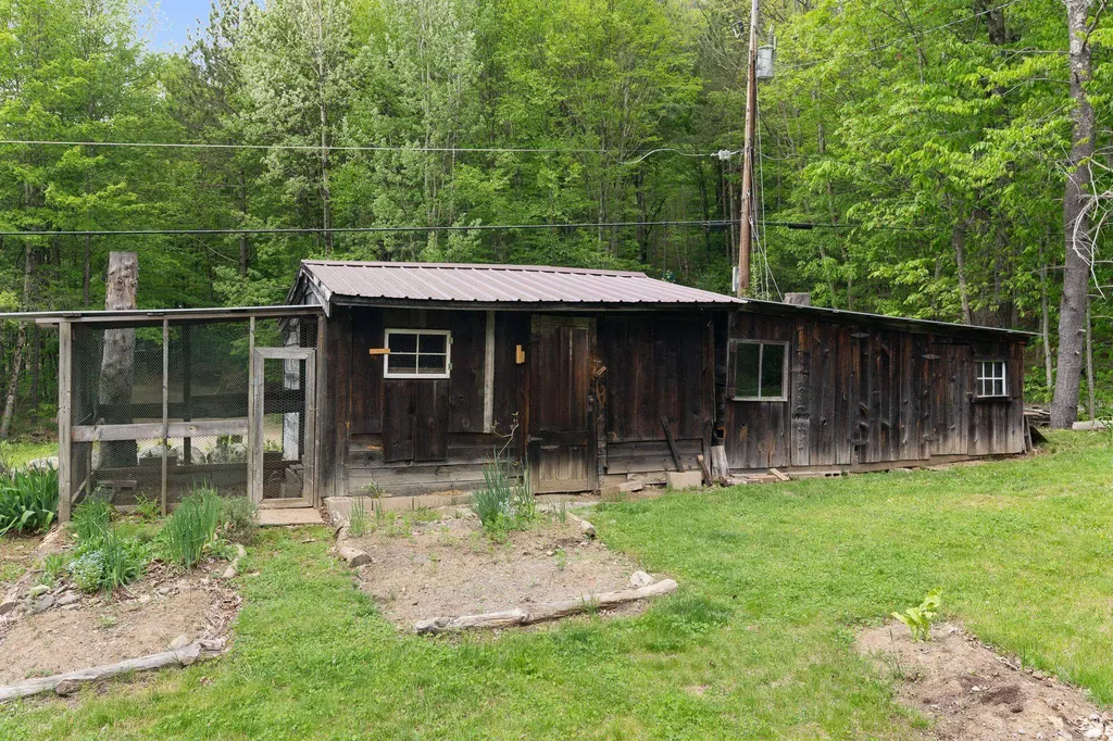 366 Hague Road Dummerston VT 05301