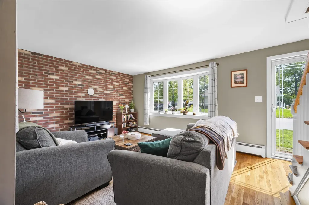 154 Woodbine Avenue Manchester NH 03109