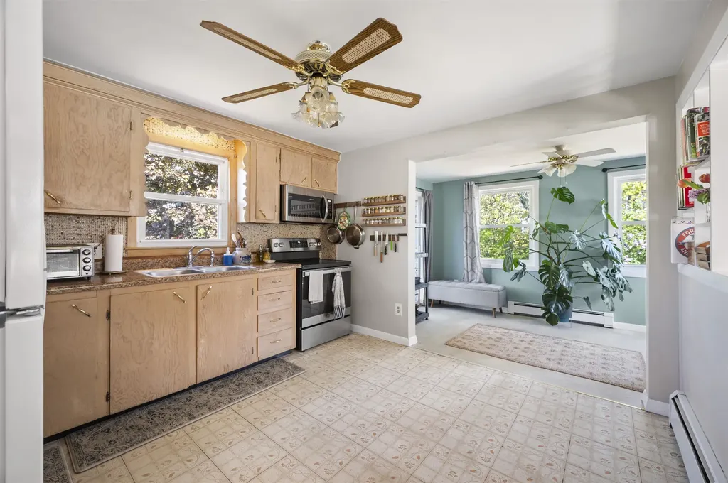 154 Woodbine Avenue Manchester NH 03109
