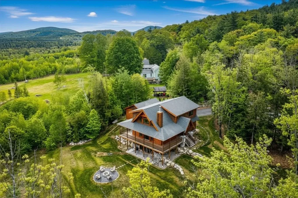 1881 Brownfield Road Conway NH 03813