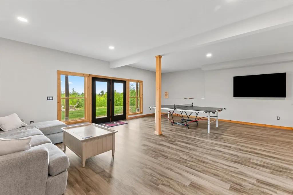 1881 Brownfield Road Conway NH 03813