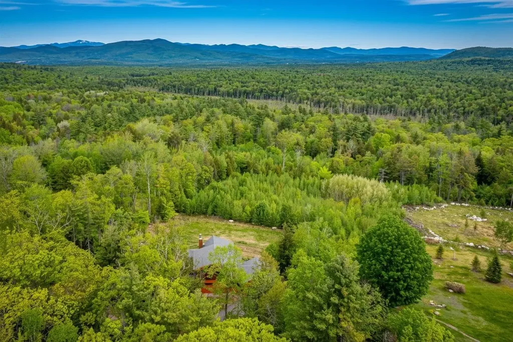 1881 Brownfield Road Conway NH 03813