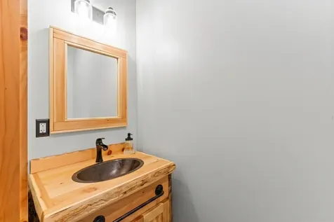 1881 Brownfield Road Conway NH 03813