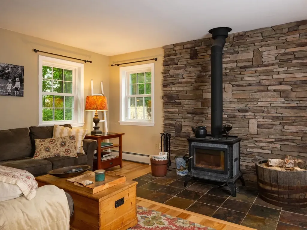 13 Bobolink Circle Essex VT 05452