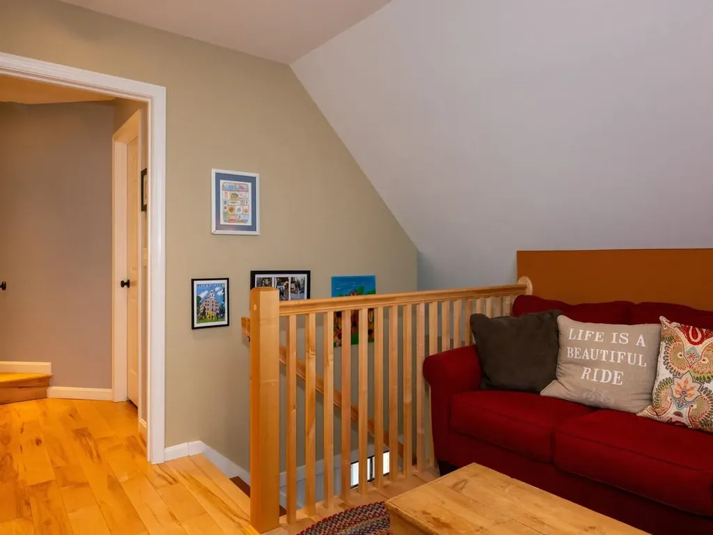 13 Bobolink Circle Essex VT 05452