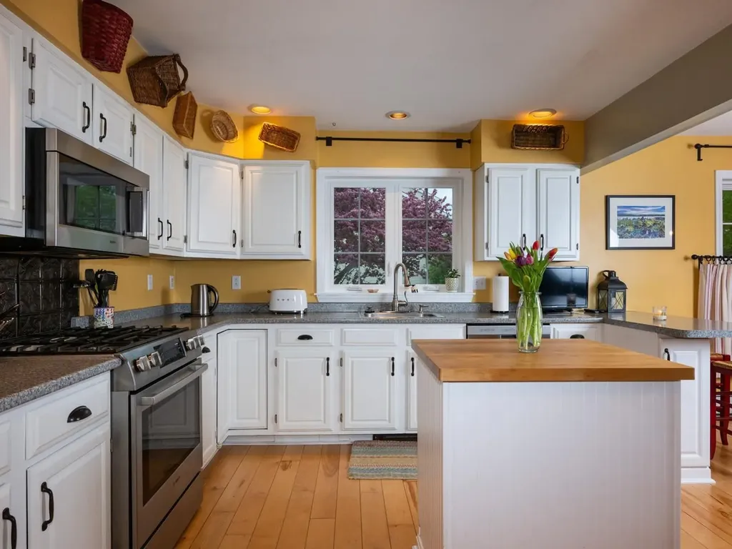 13 Bobolink Circle Essex VT 05452