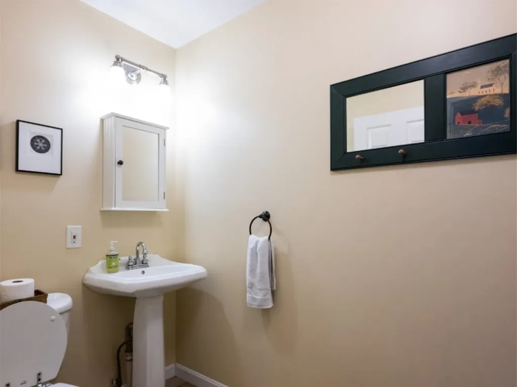 13 Bobolink Circle Essex VT 05452