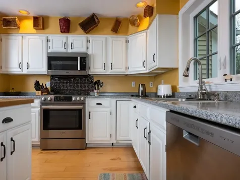 13 Bobolink Circle Essex VT 05452
