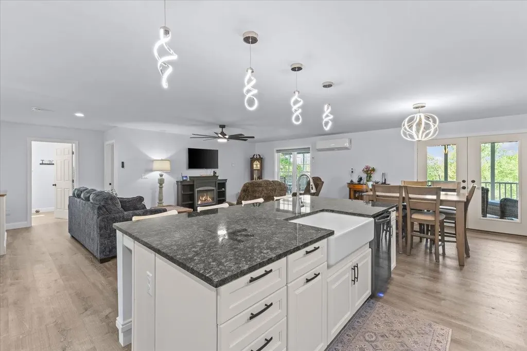 10 Hanley Road Fairfax VT 05454