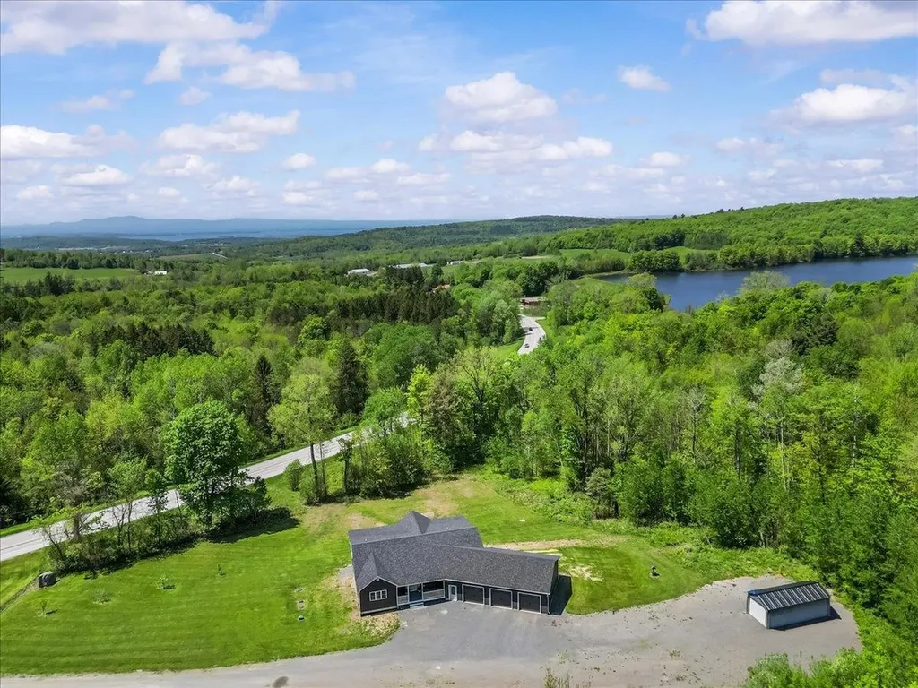 10 Hanley Road Fairfax VT 05454