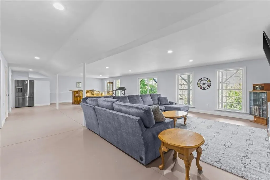 10 Hanley Road Fairfax VT 05454