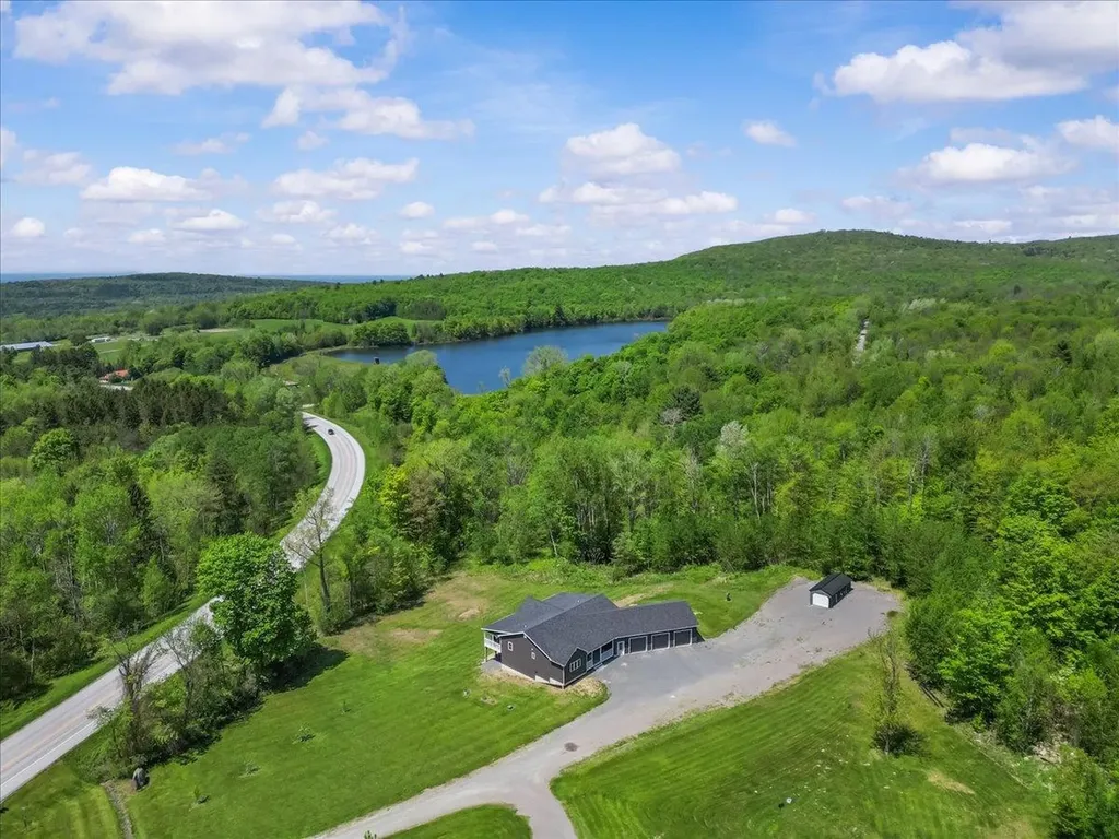 10 Hanley Road Fairfax VT 05454