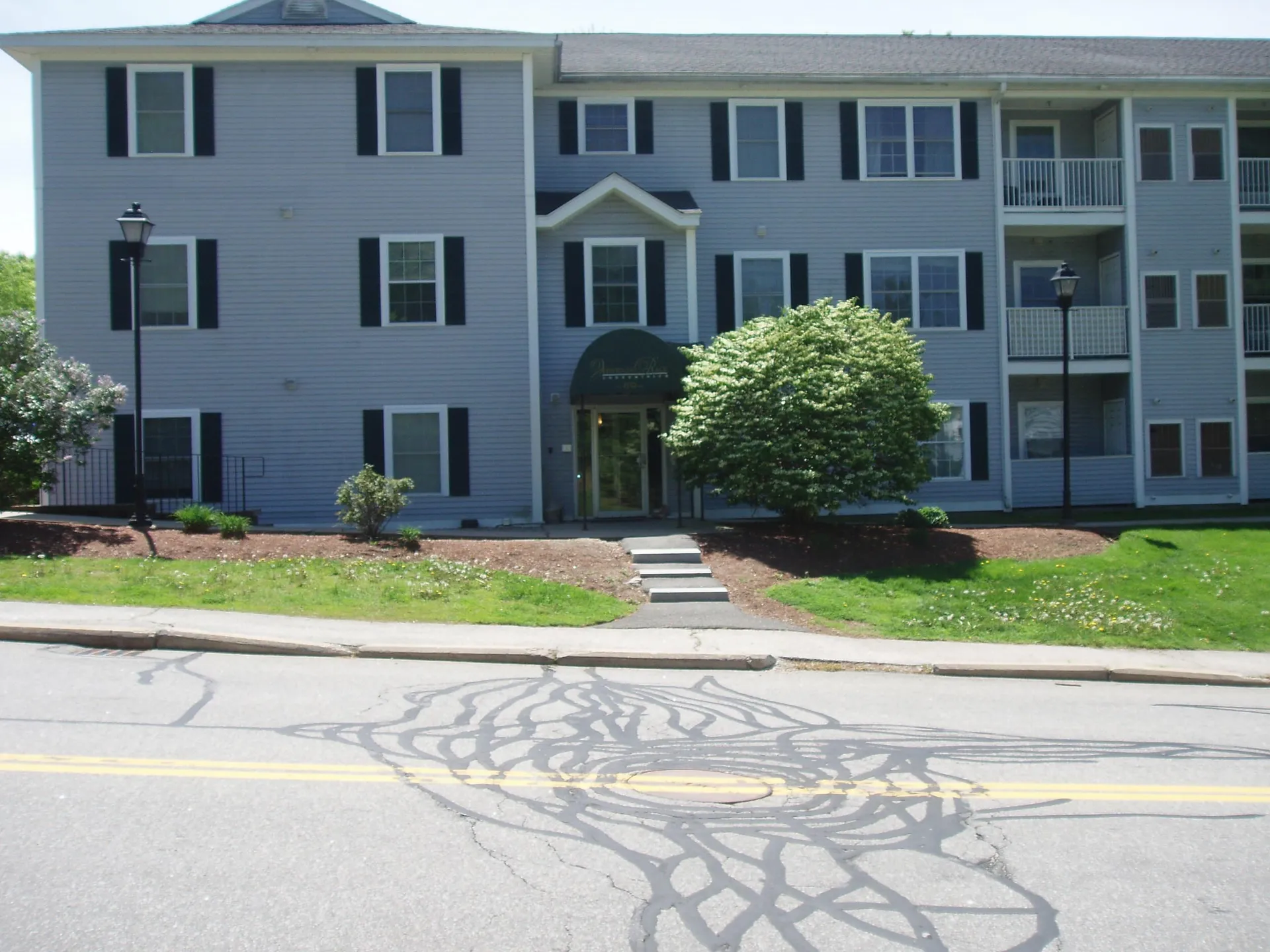 89 Eastern Ae. Avenue Manchester NH 03104-6603