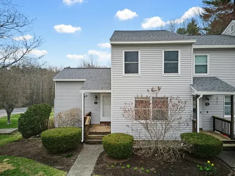 5 Fieldstone Estate Newmarket NH 03857
