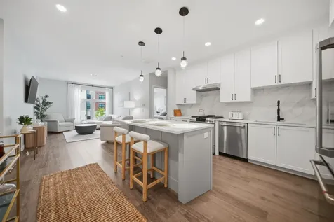 18 Artisan Drive Salem NH 03079