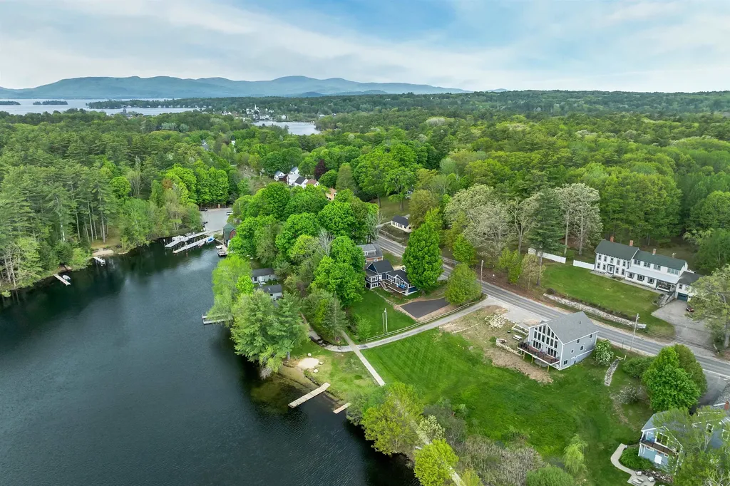 171 Center Street Wolfeboro NH 03894