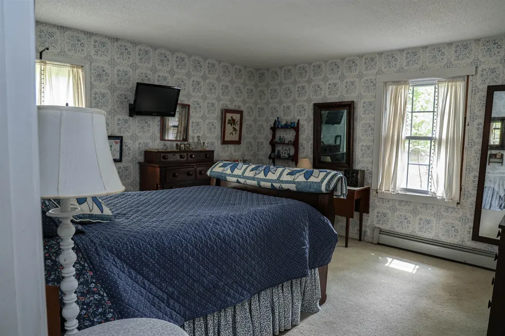 13 Federal Corner Road Tuftonboro NH 03816