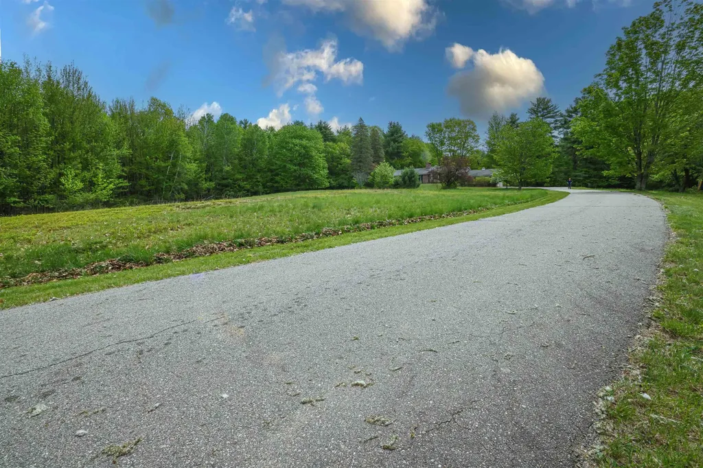 13 Federal Corner Road Tuftonboro NH 03816