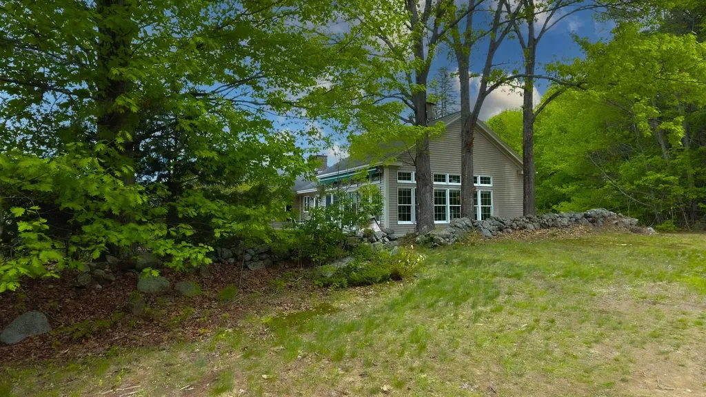 13 Federal Corner Road Tuftonboro NH 03816