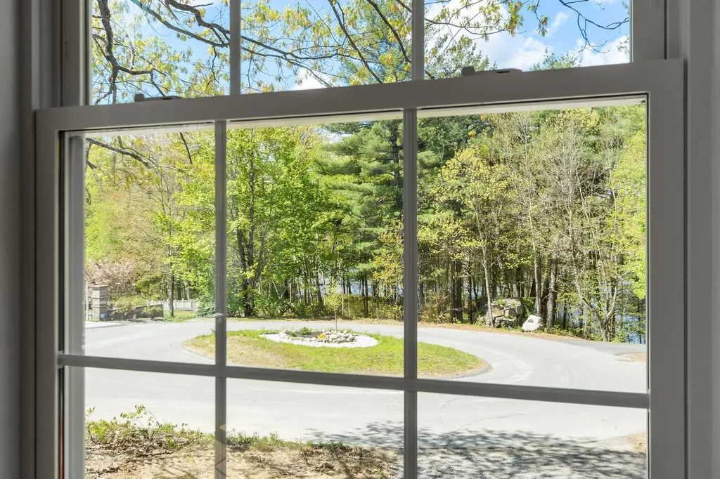 22 Benoit Avenue Pelham NH 03076