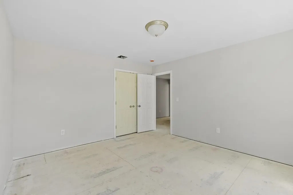 22 Benoit Avenue Pelham NH 03076