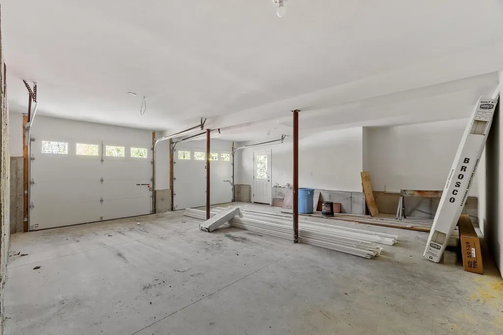 22 Benoit Avenue Pelham NH 03076