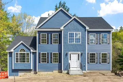 22 Benoit Avenue Pelham NH 03076