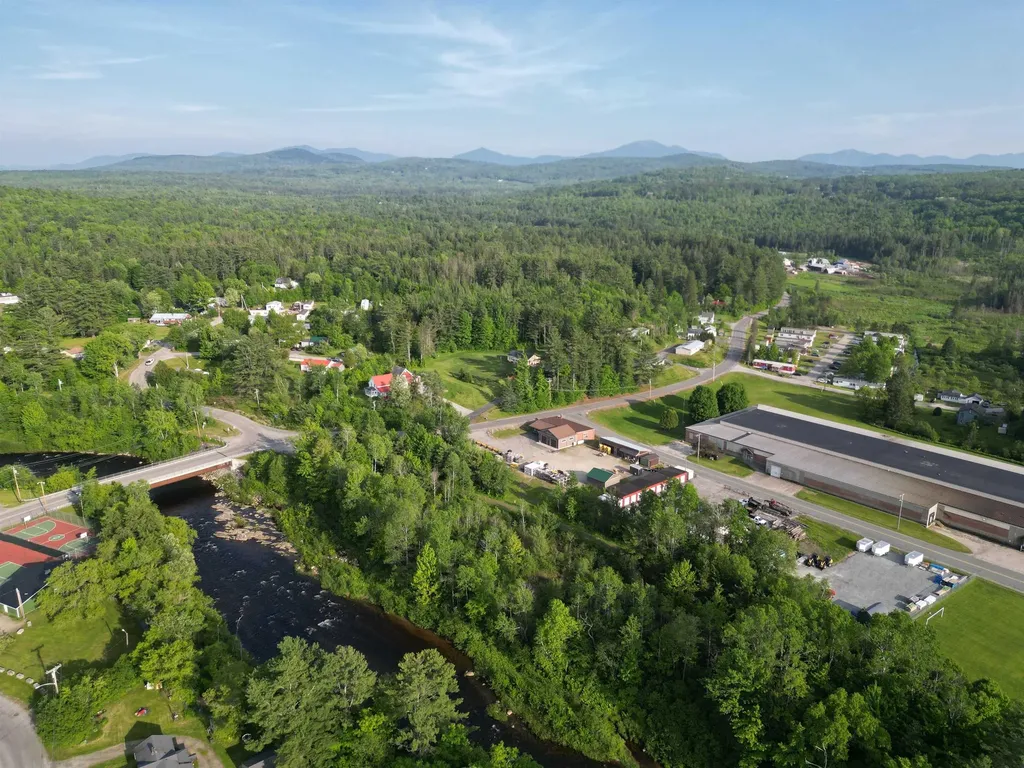 196 Washington Street Littleton NH 03561