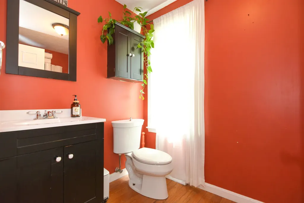 11 Beaujolais Drive Nashua NH 03062