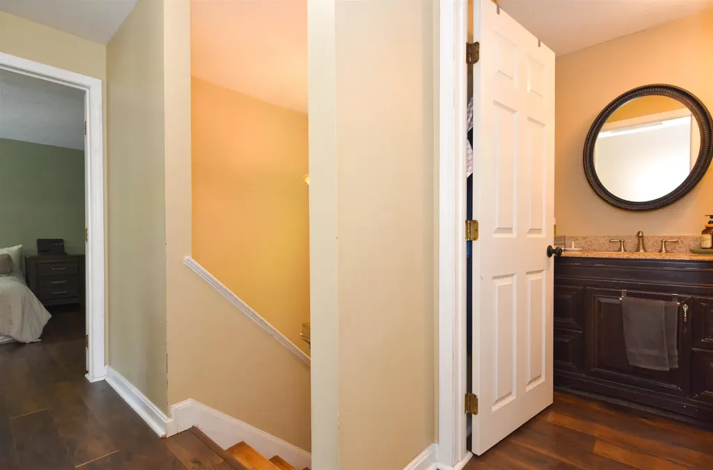 11 Beaujolais Drive Nashua NH 03062