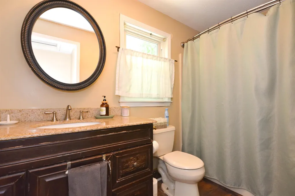 11 Beaujolais Drive Nashua NH 03062