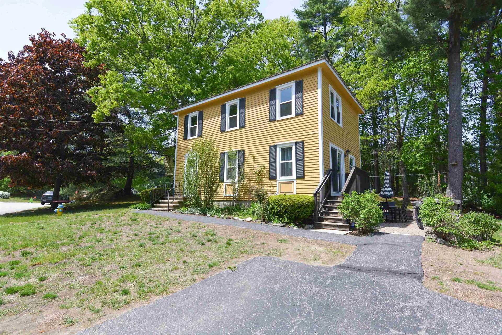11 Beaujolais Drive Nashua NH 03062
