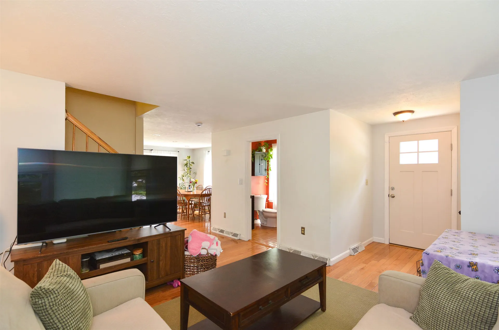 11 Beaujolais Drive Nashua NH 03062