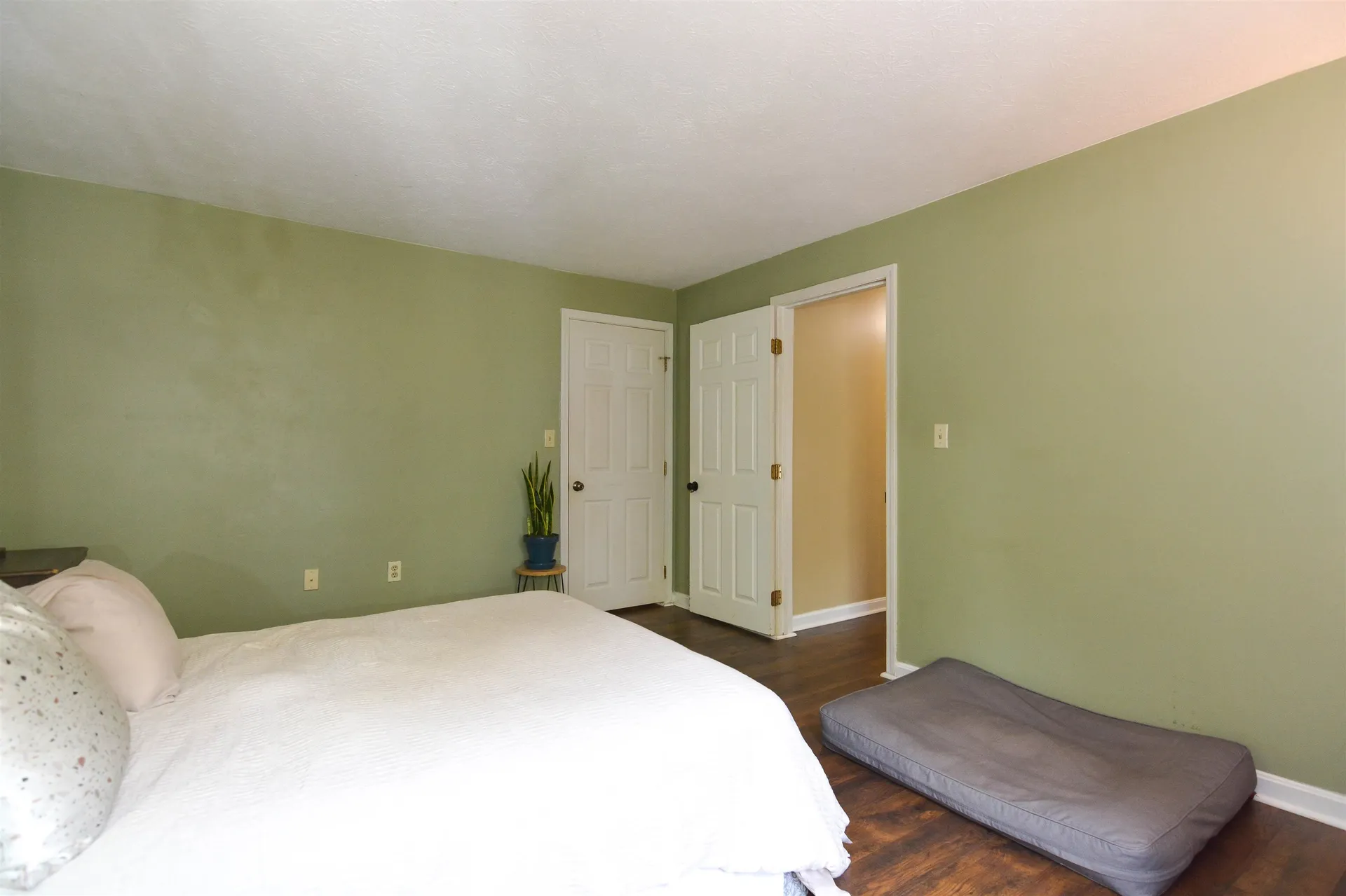 11 Beaujolais Drive Nashua NH 03062