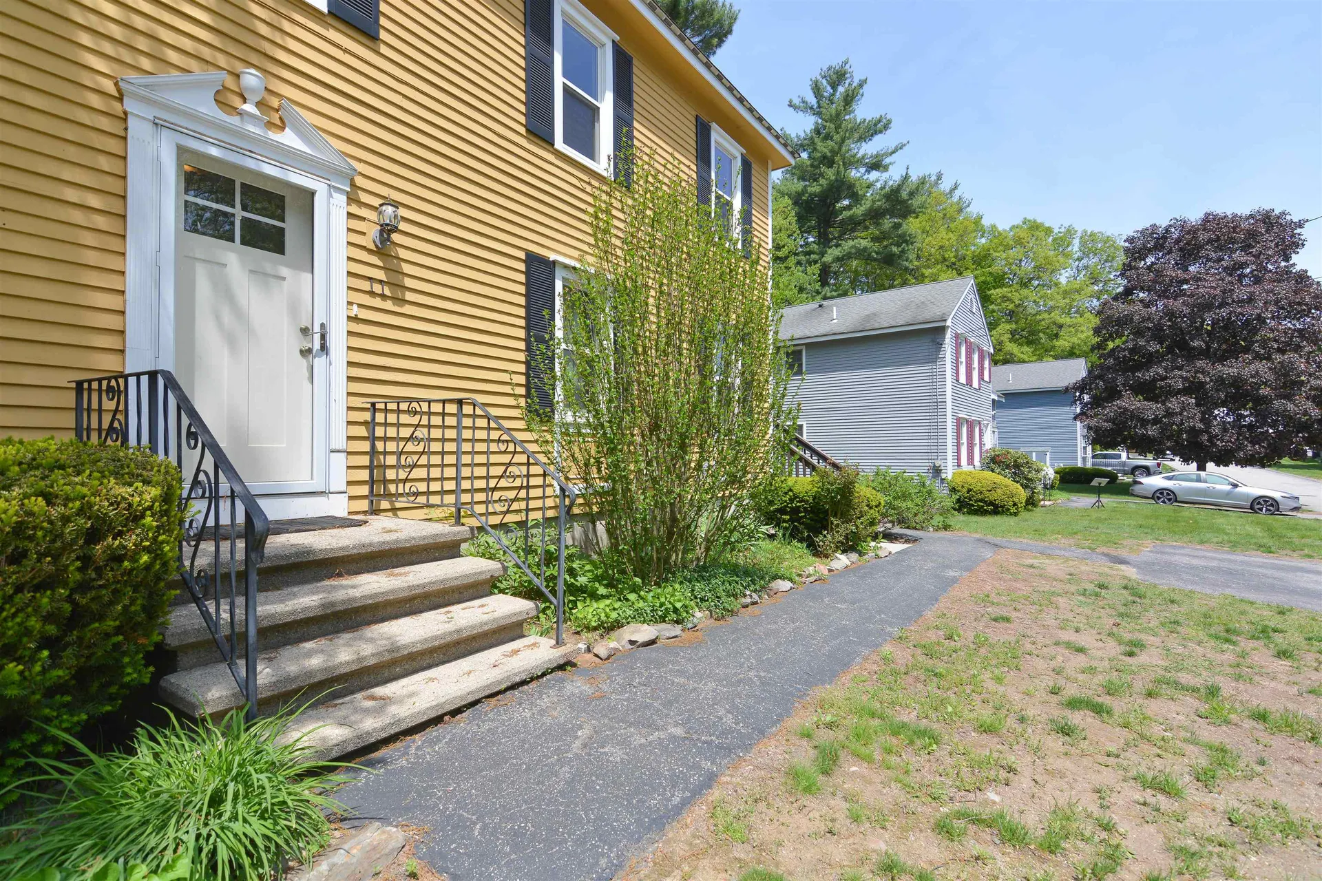 11 Beaujolais Drive Nashua NH 03062
