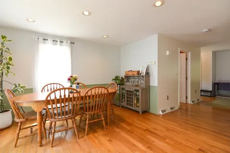 11 Beaujolais Drive Nashua NH 03062