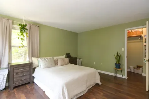 11 Beaujolais Drive Nashua NH 03062