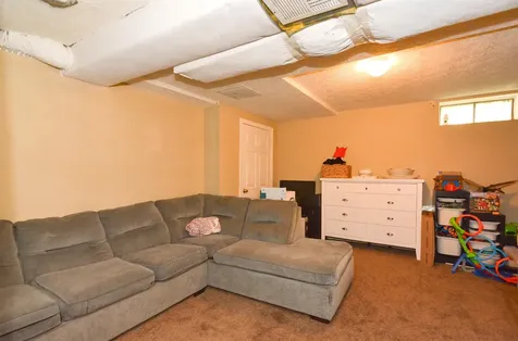 11 Beaujolais Drive Nashua NH 03062