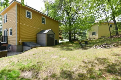 11 Beaujolais Drive Nashua NH 03062