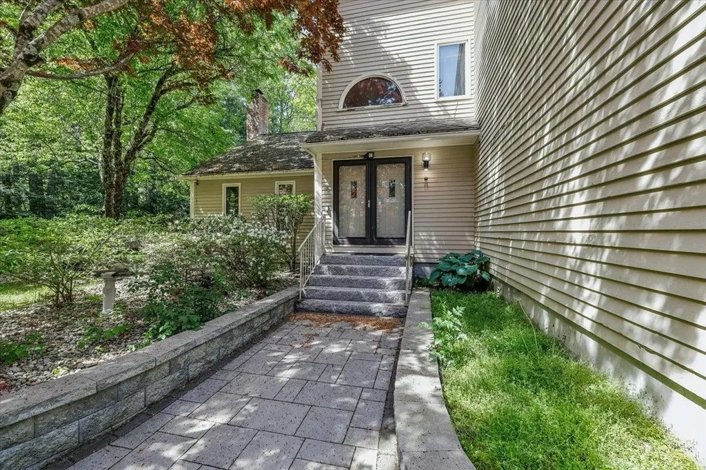 5 Cobblestone Place Merrimack NH 03054