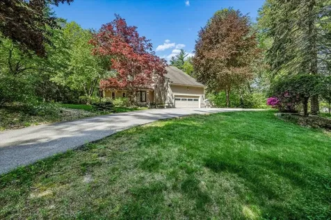 5 Cobblestone Place Merrimack NH 03054