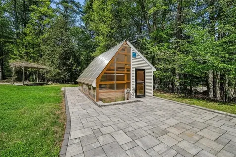 5 Cobblestone Place Merrimack NH 03054