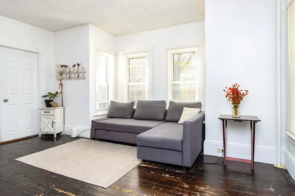 95 Hall Avenue Henniker NH 03242