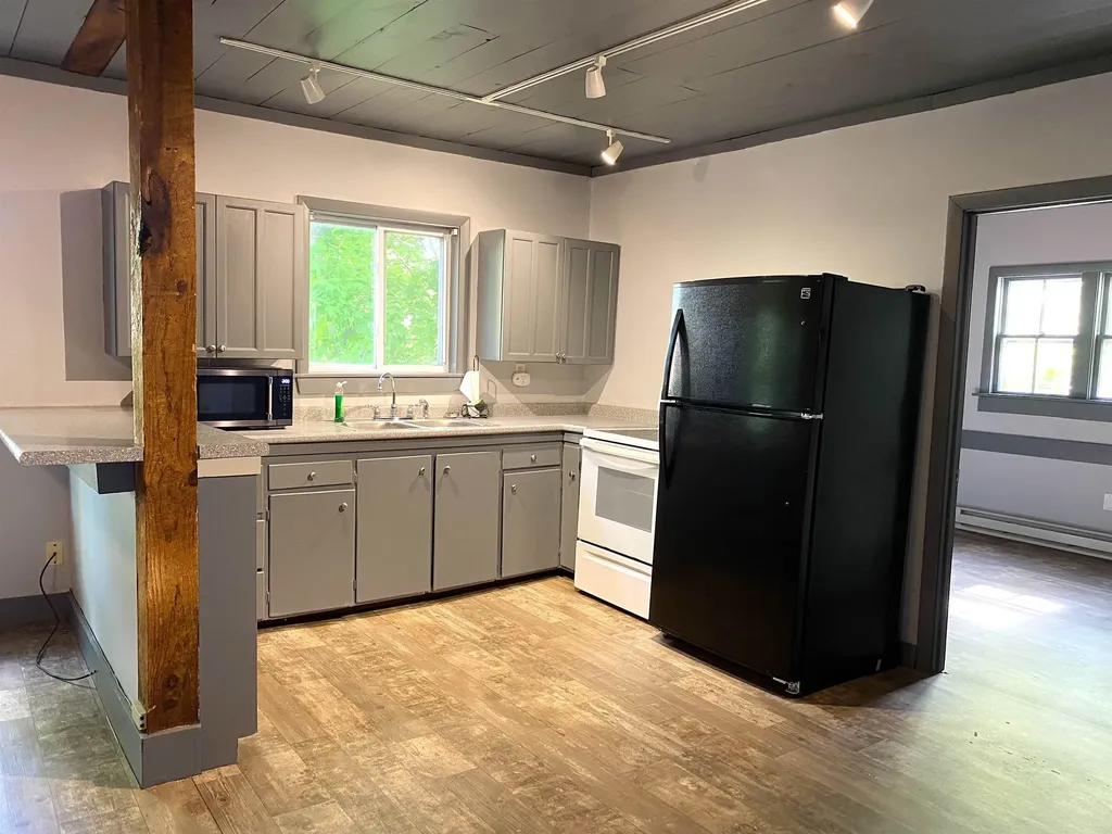 95 Hall Avenue Henniker NH 03242