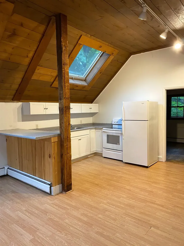 95 Hall Avenue Henniker NH 03242