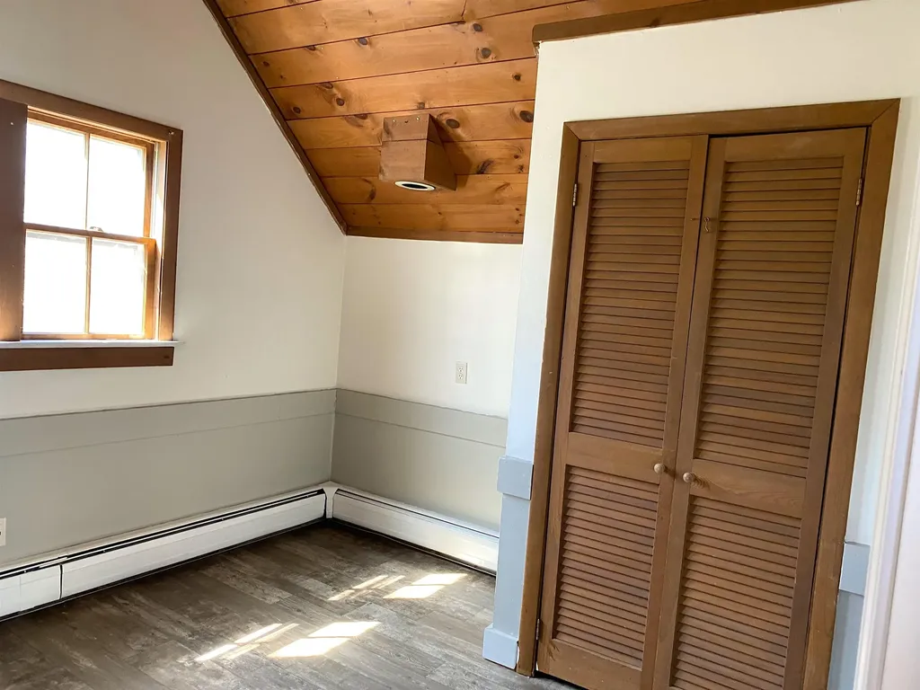 95 Hall Avenue Henniker NH 03242