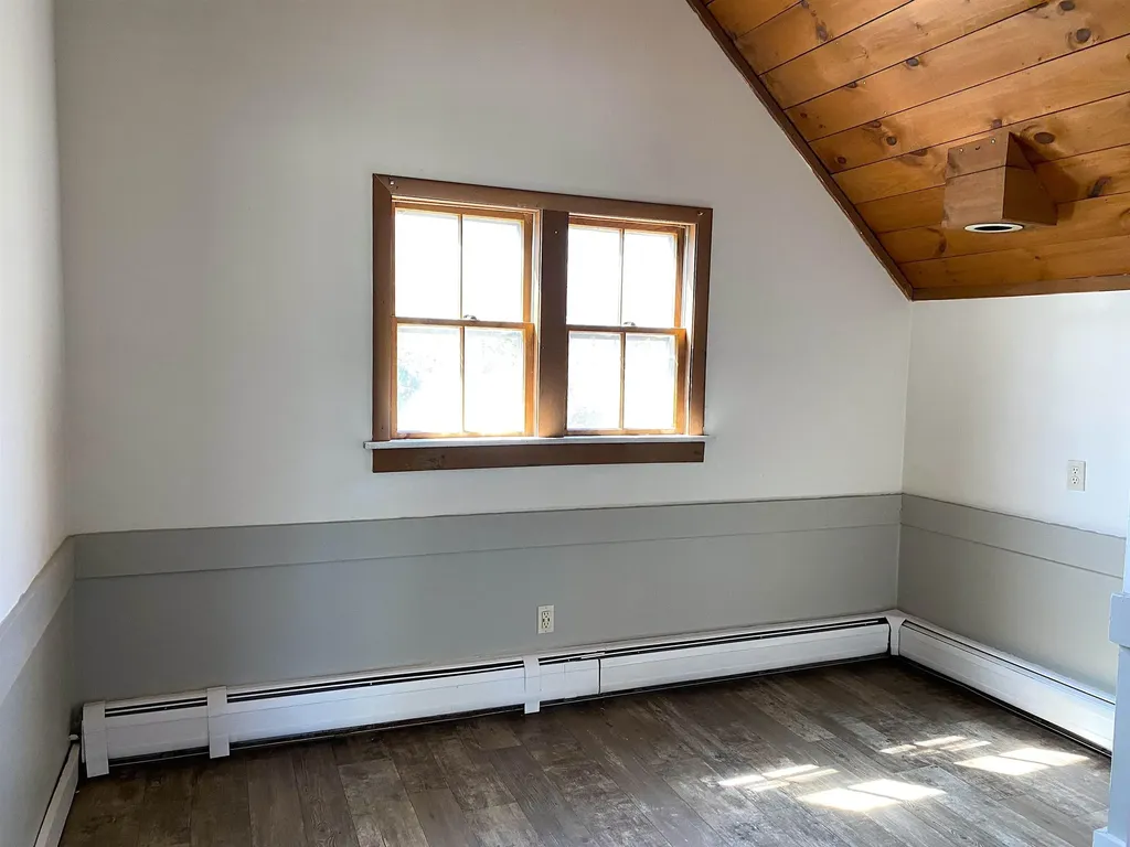 95 Hall Avenue Henniker NH 03242