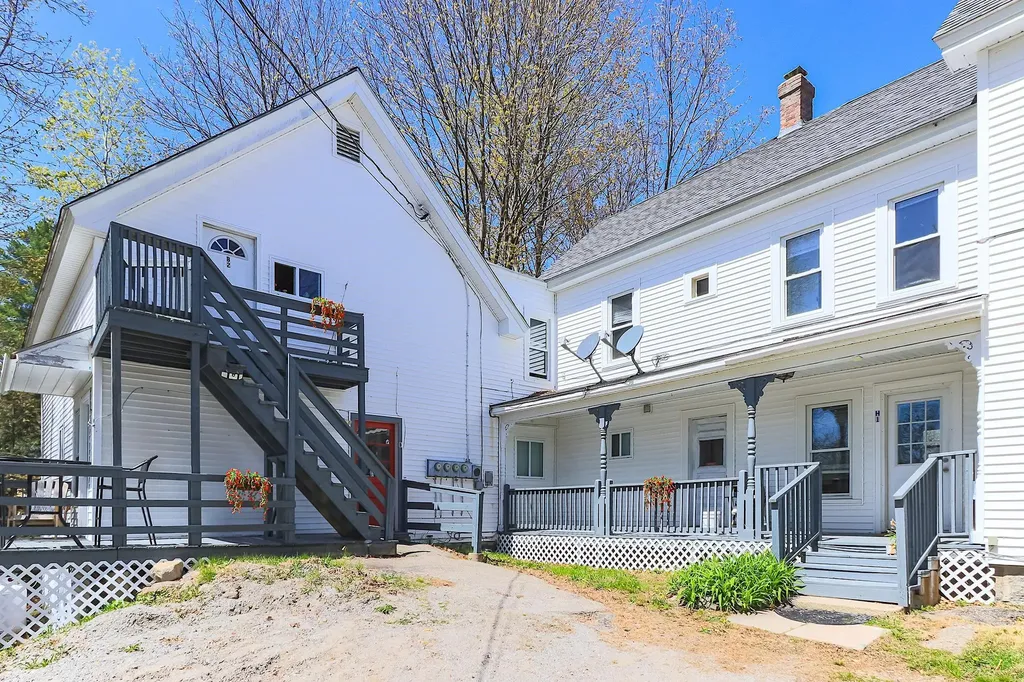 95 Hall Avenue Henniker NH 03242