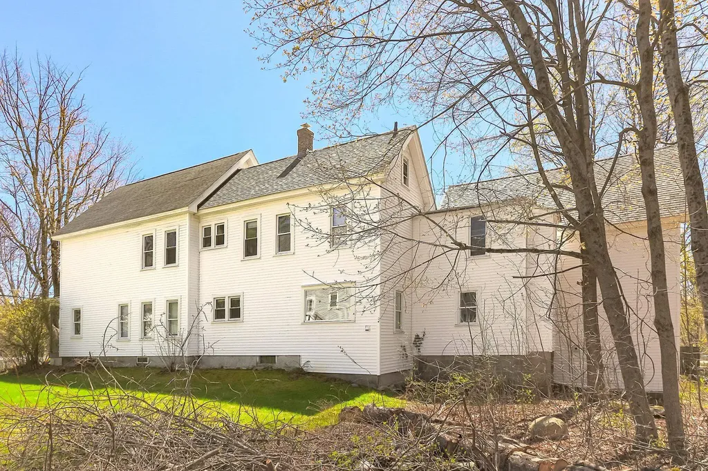 95 Hall Avenue Henniker NH 03242