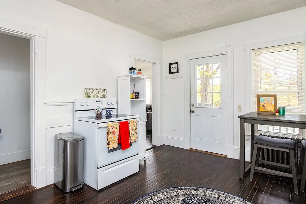95 Hall Avenue Henniker NH 03242
